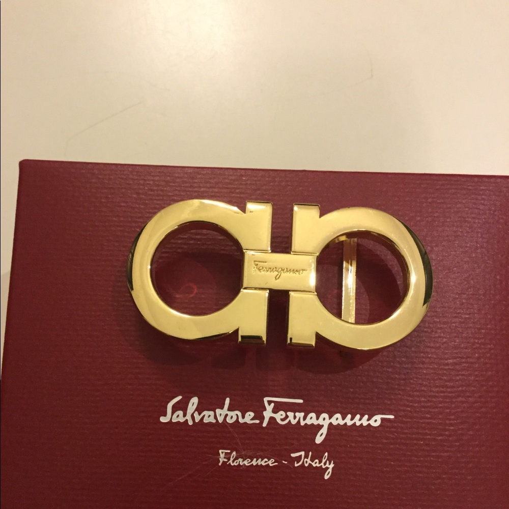 Salvatore Ferragamo buckle